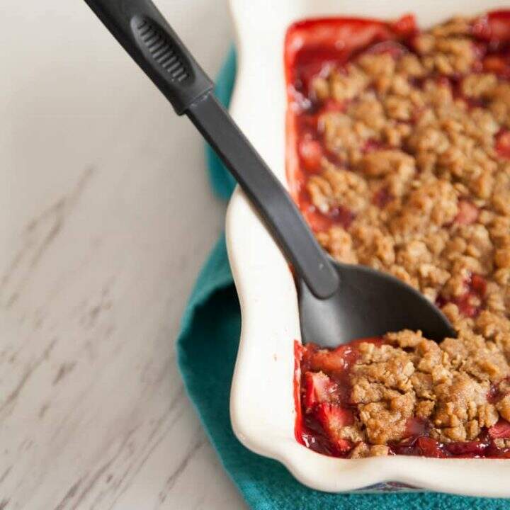 Whole Grain Strawberry Rhubarb Crumble