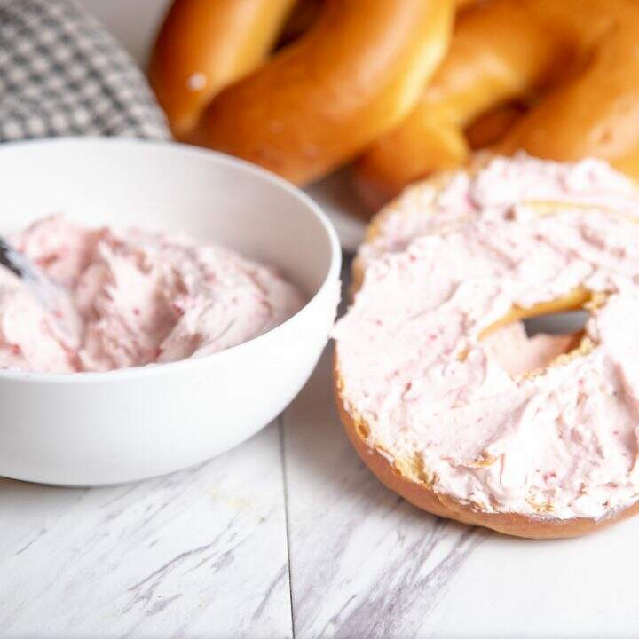 Strawberry whipped cream cheese spread 
