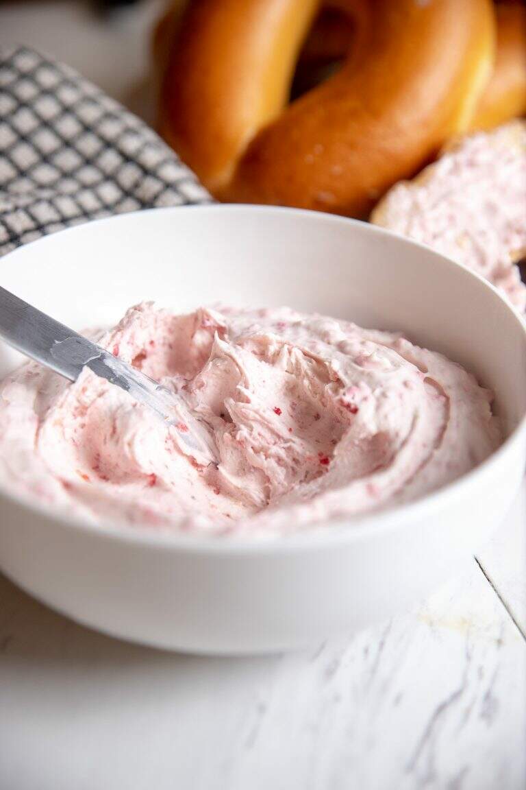 Strawberry whipped cream cheese spread